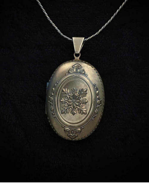 Antique Locket for Genesis 8 and 8.1 Females and Genesis 9