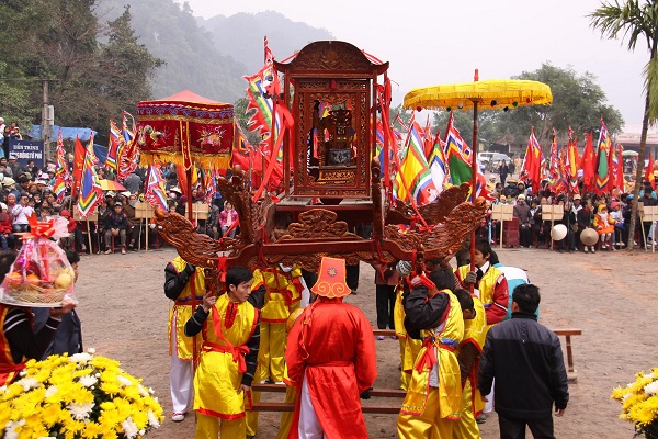 Chuẩn bị khai hội chùa Tiên - Đầm Đa